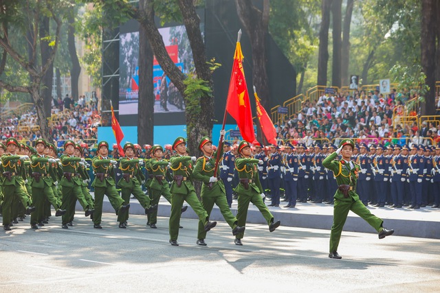 Phản ánh cuộc sống mới của thành phố
