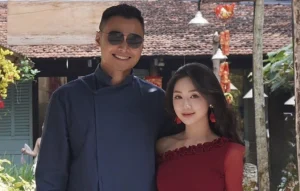 Bối cảnh và Tình yêu ban đầu